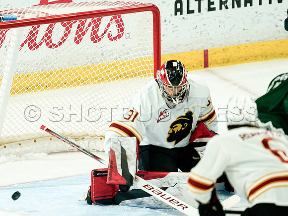 Wes Shaw Everett Silvertips skate circles around the Vancouver Giants 20241129 -254981