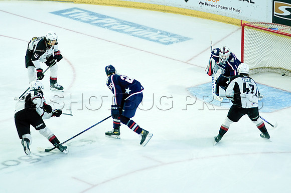 SBP-Wes Shaw Vancouver Giants fall to the Tri City Americans  20231125 -108372