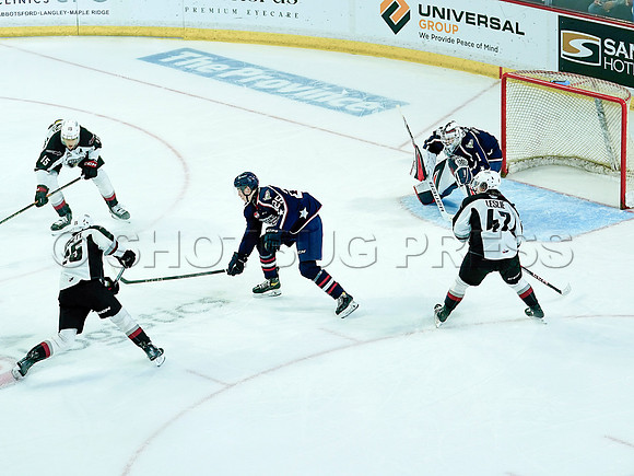 SBP-Wes Shaw Vancouver Giants fall to the Tri City Americans  20231125 -108367