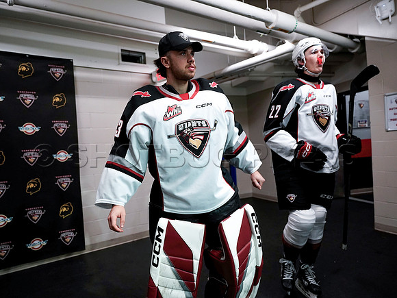 SBP-Wes Shaw Vancouver Giants fall to the Tri City Americans  20231125 -106836