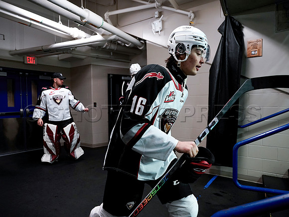 SBP-Wes Shaw Vancouver Giants fall to the Tri City Americans  20231125 -106825
