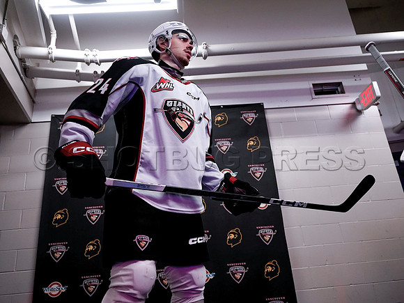 SBP-Wes Shaw Vancouver Giants fall to the Tri City Americans  20231125 -106730