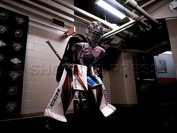 SBP-Wes Shaw Vancouver Giants fall to the Tri City Americans  20231125 -106693