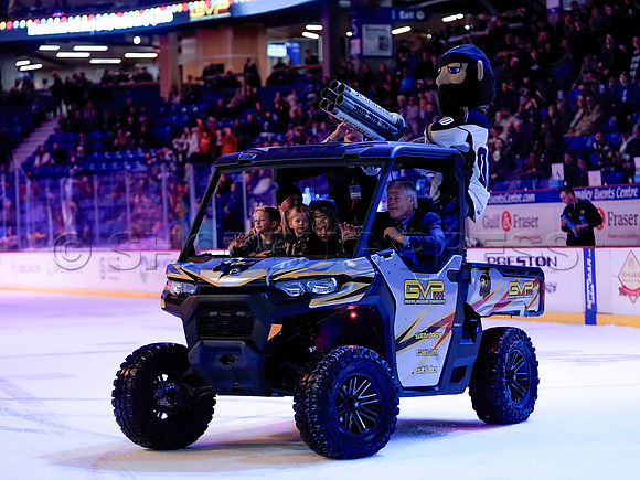 SBP-Wes Shaw Vancouver Giants fall to the Tri City Americans  20231125 -106670