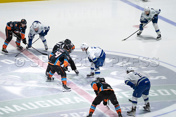 Abbotsford Canucks defeat San Diego Gulls 4-2 on Sunday, Jan 23, 2022 at Abbotsford Centre.