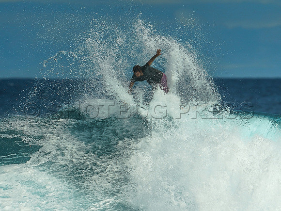 Wes Shaw Surfing 20240910 -217185