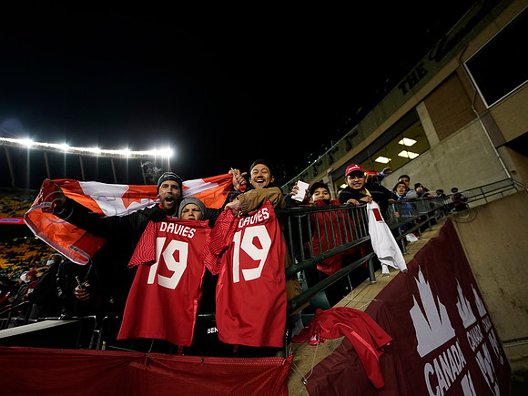Canada takes 3 points in their 1-0 win over Costa Rica in front of 48,806 fans in World Cup qualifying in Edmonton, Alberta.