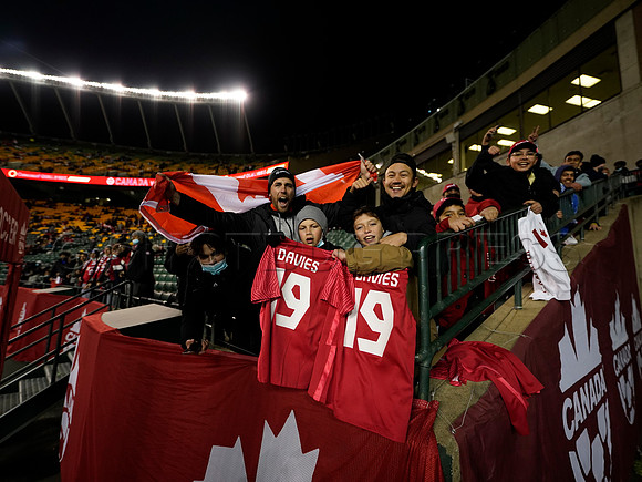 Canada takes 3 points in their 1-0 win over Costa Rica in front of 48,806 fans in World Cup qualifying in Edmonton, Alberta.