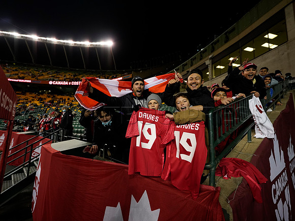 Canada takes 3 points in their 1-0 win over Costa Rica in front of 48,806 fans in World Cup qualifying in Edmonton, Alberta.