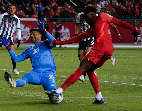 Canada takes 3 points in their 1-0 win over Costa Rica in front of 48,806 fans in World Cup qualifying in Edmonton, Alberta.