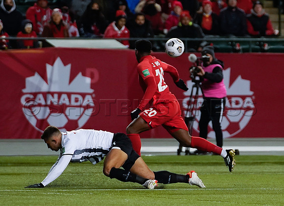 Canada takes 3 points in their 1-0 win over Costa Rica in front of 48,806 fans in World Cup qualifying in Edmonton, Alberta.