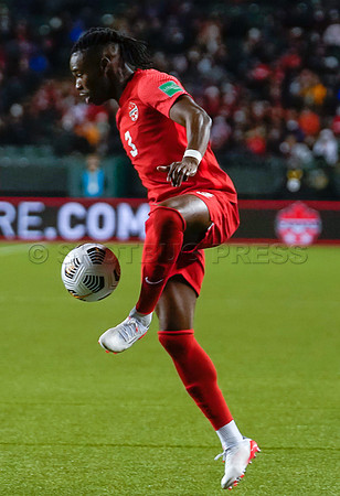 Canada takes 3 points in their 1-0 win over Costa Rica in front of 48,806 fans in World Cup qualifying in Edmonton, Alberta.