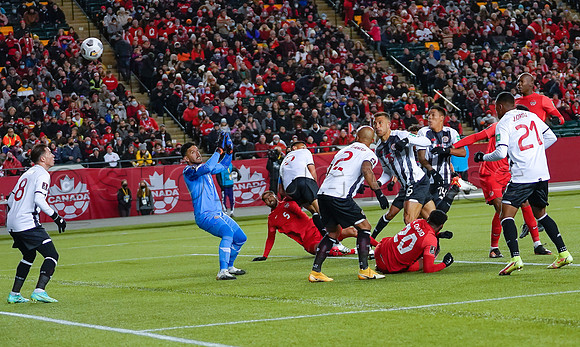 Canada takes 3 points in their 1-0 win over Costa Rica in front of 48,806 fans in World Cup qualifying in Edmonton, Alberta.
