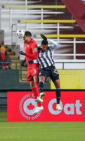 Canada takes 3 points in their 1-0 win over Costa Rica in front of 48,806 fans in World Cup qualifying in Edmonton, Alberta.