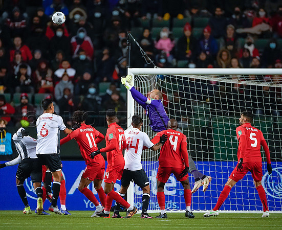 Canada takes 3 points in their 1-0 win over Costa Rica in front of 48,806 fans in World Cup qualifying in Edmonton, Alberta.