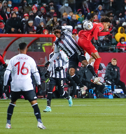 Canada takes 3 points in their 1-0 win over Costa Rica in front of 48,806 fans in World Cup qualifying in Edmonton, Alberta.