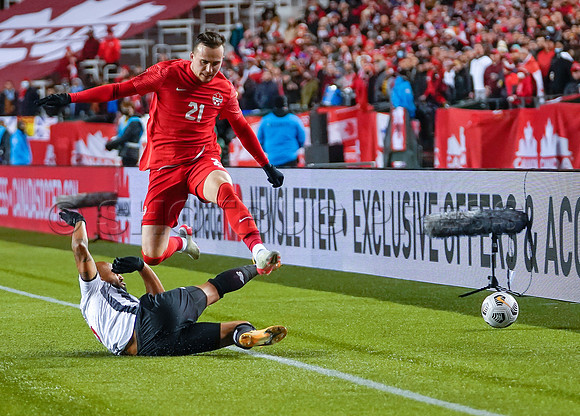 Canada takes 3 points in their 1-0 win over Costa Rica in front of 48,806 fans in World Cup qualifying in Edmonton, Alberta.
