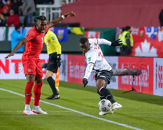Canada takes 3 points in their 1-0 win over Costa Rica in front of 48,806 fans in World Cup qualifying in Edmonton, Alberta.