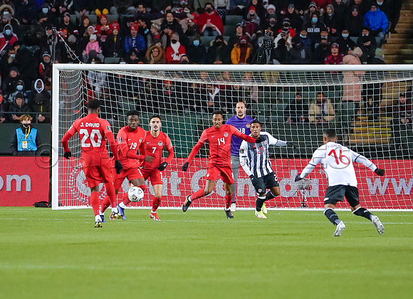Canada takes 3 points in their 1-0 win over Costa Rica in front of 48,806 fans in World Cup qualifying in Edmonton, Alberta.
