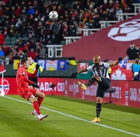 Canada takes 3 points in their 1-0 win over Costa Rica in front of 48,806 fans in World Cup qualifying in Edmonton, Alberta.