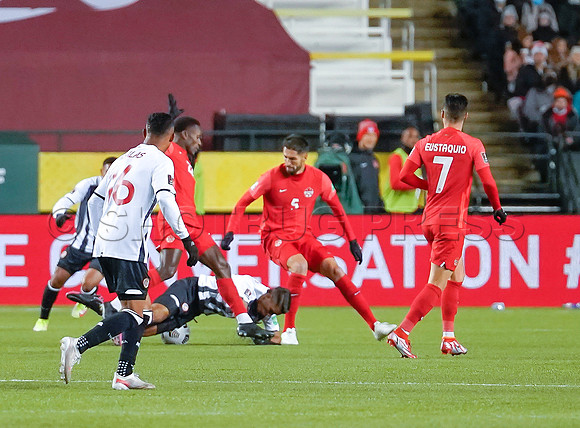 Canada takes 3 points in their 1-0 win over Costa Rica in front of 48,806 fans in World Cup qualifying in Edmonton, Alberta.