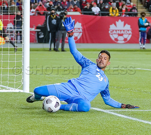 Canada takes 3 points in their 1-0 win over Costa Rica in front of 48,806 fans in World Cup qualifying in Edmonton, Alberta.
