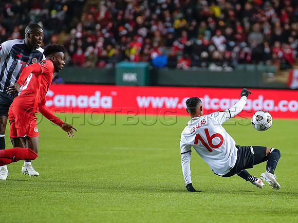 Canada takes 3 points in their 1-0 win over Costa Rica in front of 48,806 fans in World Cup qualifying in Edmonton, Alberta.
