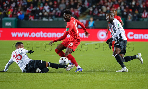 Canada takes 3 points in their 1-0 win over Costa Rica in front of 48,806 fans in World Cup qualifying in Edmonton, Alberta.
