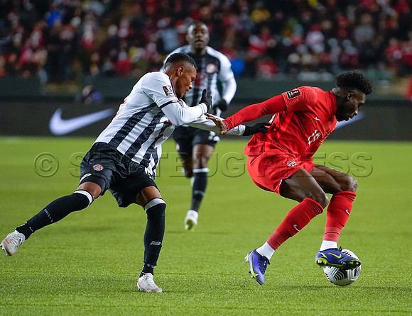 Canada takes 3 points in their 1-0 win over Costa Rica in front of 48,806 fans in World Cup qualifying in Edmonton, Alberta.