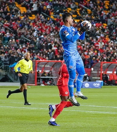 Canada takes 3 points in their 1-0 win over Costa Rica in front of 48,806 fans in World Cup qualifying in Edmonton, Alberta.