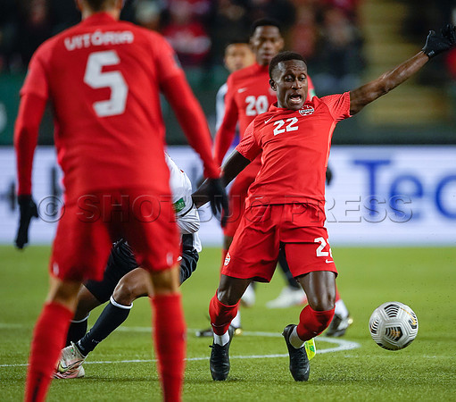 Canada takes 3 points in their 1-0 win over Costa Rica in front of 48,806 fans in World Cup qualifying in Edmonton, Alberta.