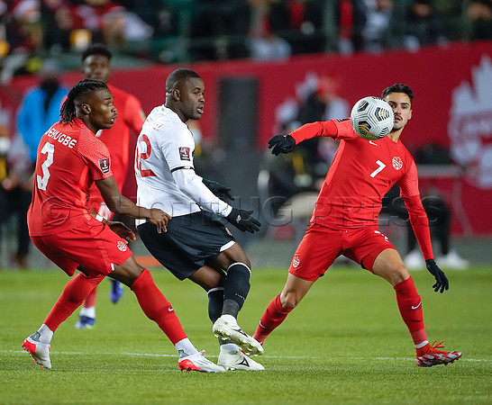 Canada takes 3 points in their 1-0 win over Costa Rica in front of 48,806 fans in World Cup qualifying in Edmonton, Alberta.