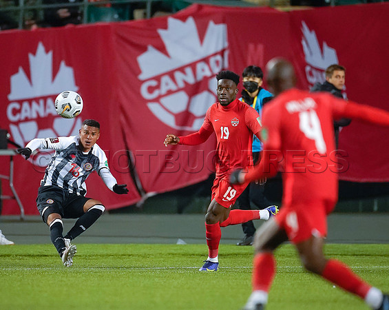 Canada takes 3 points in their 1-0 win over Costa Rica in front of 48,806 fans in World Cup qualifying in Edmonton, Alberta.