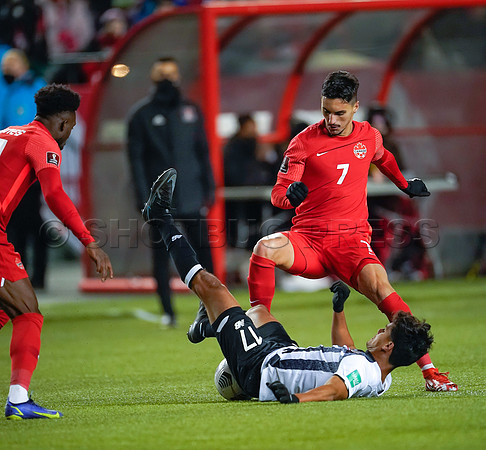 Canada takes 3 points in their 1-0 win over Costa Rica in front of 48,806 fans in World Cup qualifying in Edmonton, Alberta.