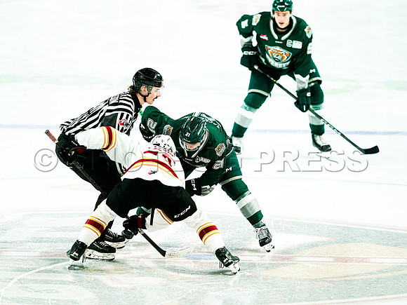 Wes Shaw Everett Silvertips skate circles around the Vancouver Giants 20241129 -254764