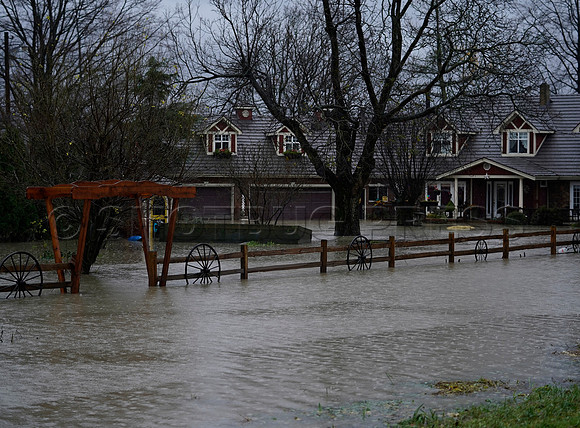 Sumas Prairie, Abbotsford still largely under water Thursday Nov 25, 2021