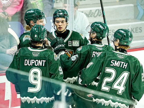 Wes Shaw Everett Silvertips skate circles around the Vancouver Giants 20241129 -255262