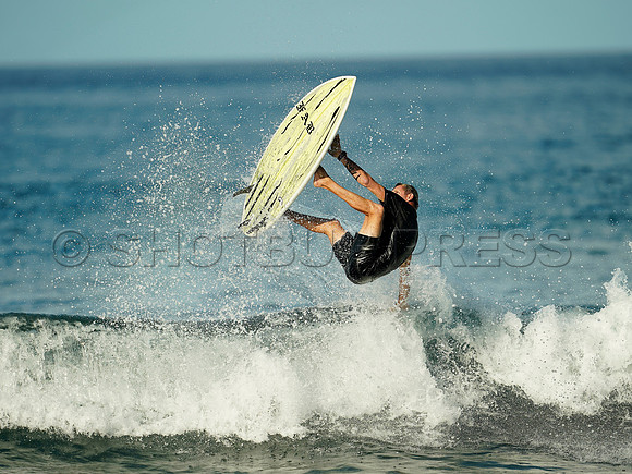 Wes Shaw Maui Surfing 20240714 -179270