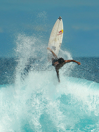 Wes Shaw Surfing 20240910 -217388