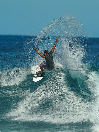 Wes Shaw Surfing 20240910 -217027