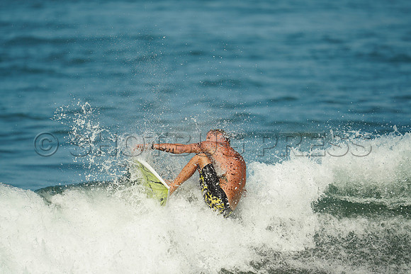Wes Shaw Maui Surfing 20240714 -179343