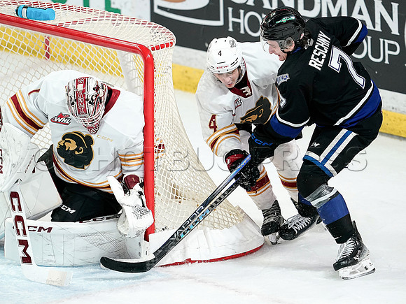 Wes Shaw Victoria Royals slam thhe Giants 6-3 20241214 -256854