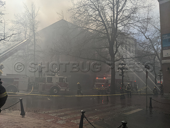 Mon, Apr 11, 2022 Fire broke out at the Winter Hotel in Gastown, Vancouver.