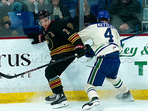 Wes Shaw Swift Current Broncos at Vancouver Giants 20250126 -279694