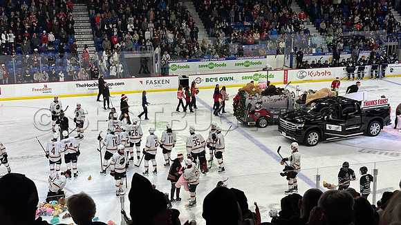 Wes Shaw Victoria Royals slam thhe Giants 6-3 20241214 -25567