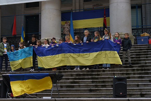 Sun, Mar 27, 2022 Stand with Ukraine Rally at the Vancouver Art Gallery