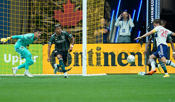 Wesley Shaw LA Gallaxy fall to the Caps 3-0 Vancouver 20220914 -125761