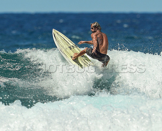 Wes Shaw Surfing 20240908 -215498