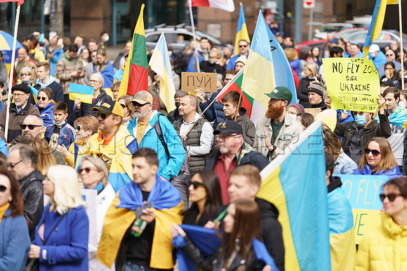 Sun, Mar 27, 2022 Stand with Ukraine Rally at the Vancouver Art Gallery