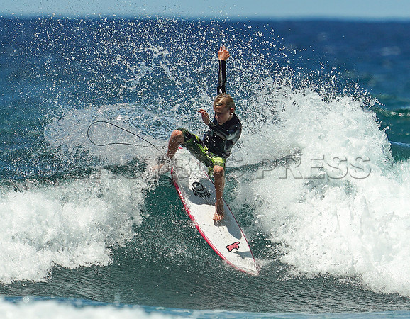 Wes Shaw Surfing 20240908 -215463